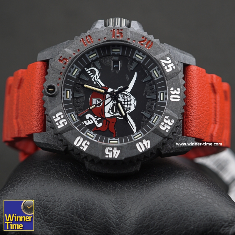 Luminox on sale jolly roger